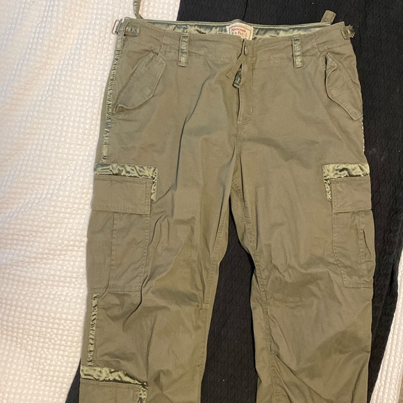 A&F Cargo Pants with Satin Detail - Picture 1 of 4